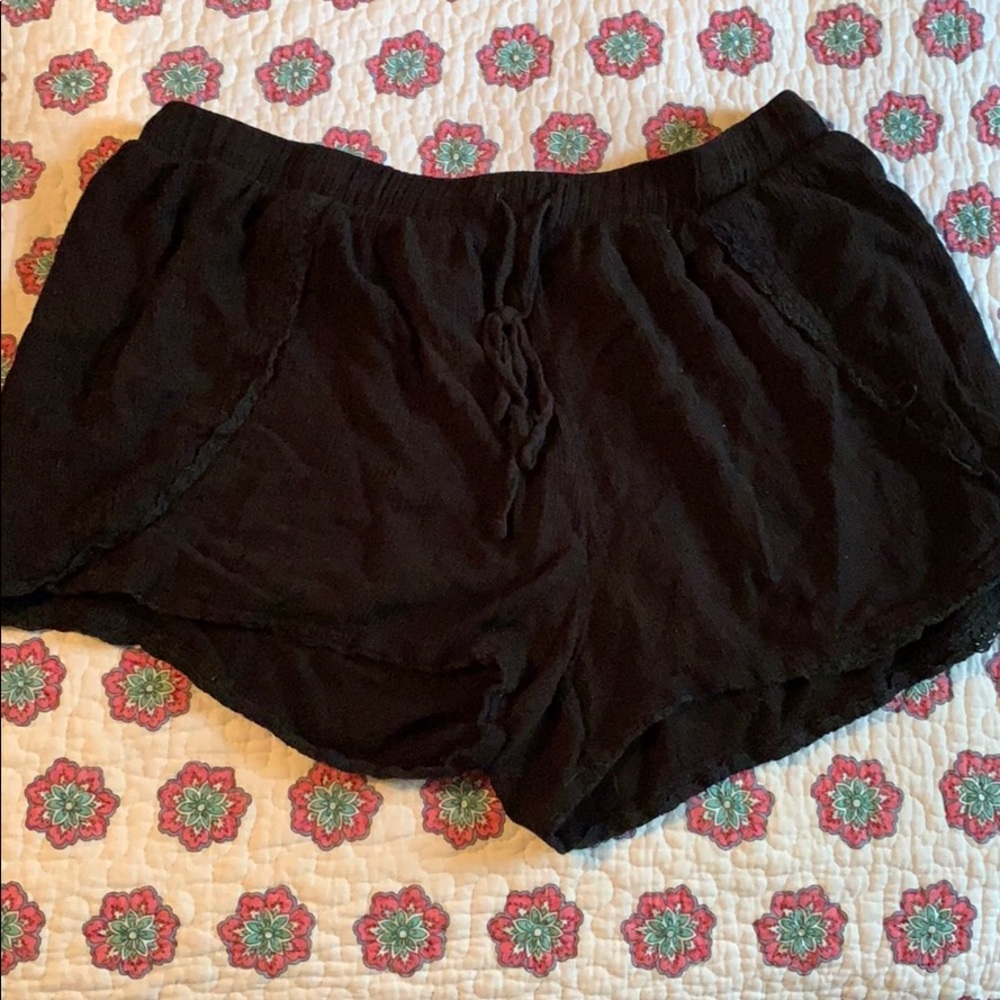 SUMMER CLEARANCE ✨✨ missimo slouchy black shorts